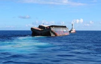 Split hull barge
