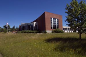 Photo of the lawn in front of EPA's Mid-Continent Ecology Division Laboratory in Duluth, Minnesota