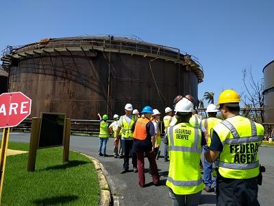La EPA evaluando una instalación en el área metropolitana de San Juan. 