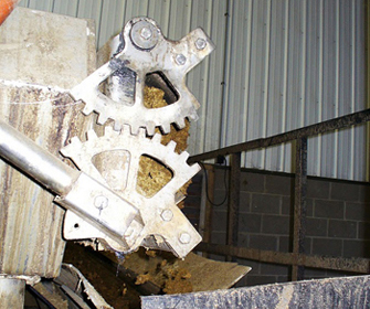 Screw press separator