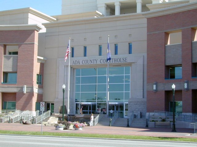 Photo: outside of a typical municipal government building