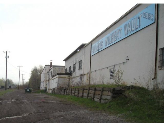Cement fabrication facility