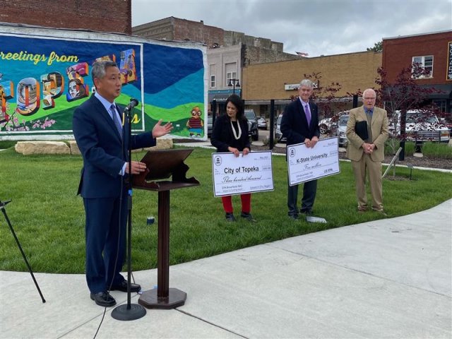 Ed Chu at Topeka, Kans. event