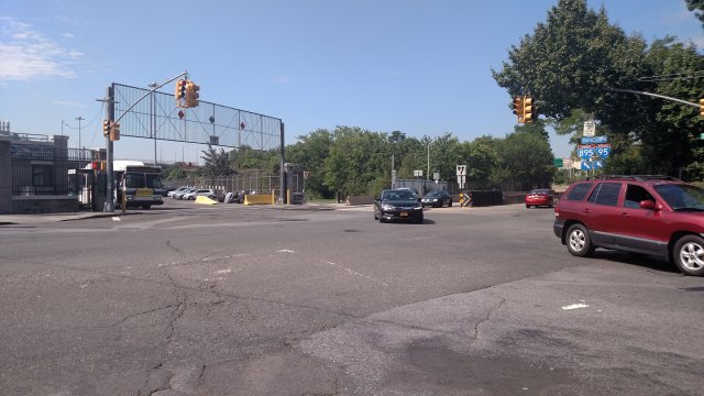 Intersection showing difficult access to local parks