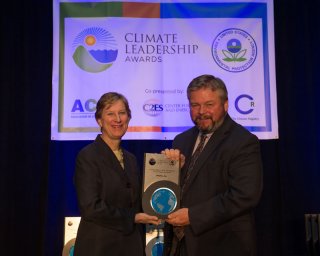 Beth Craig, US EPA, with Mark Buckley, Staples, Inc.