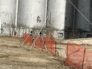 Antennas monitor particulate dust in real time.