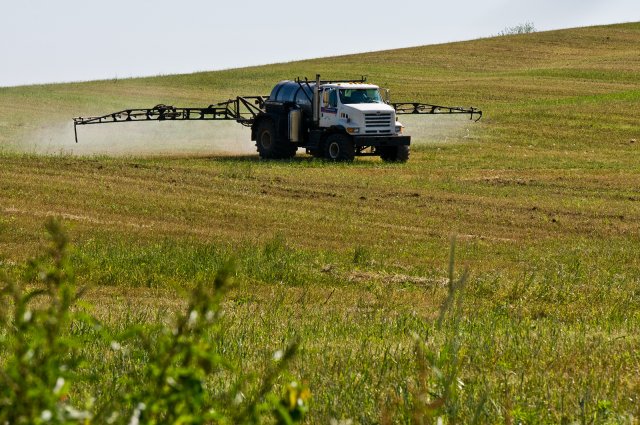 atrazine spraying