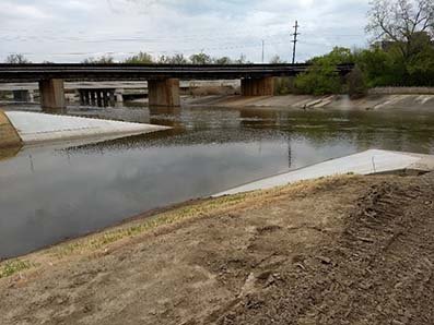 photo de la phase finale du projet reconnecte l'Arc Rouge à la rivière Rouge.