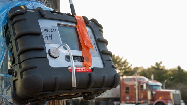 Air monitor on a post