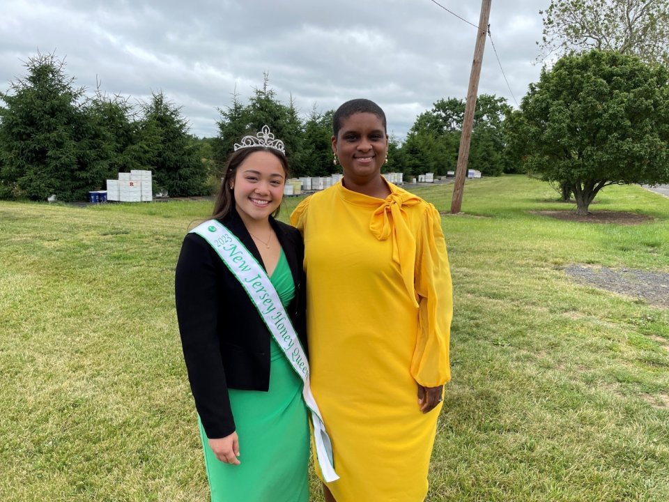 Kaitlyn Culbert and EPA Region 2 Chief of Staff Olivia Glenn at the Rutgers Bee Yard in Cream Ridge, NJ 