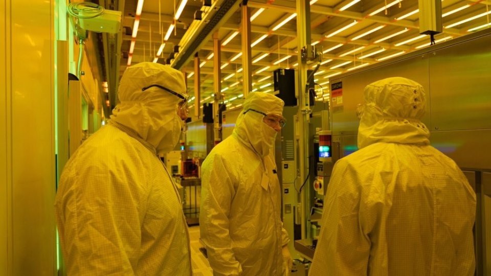EPA Administrator Lee Zeldin visits Intel's semiconductor factory in Rio Rancho, New Mexico.