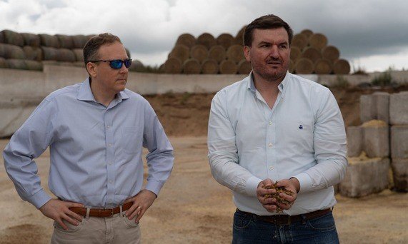 Administrator Zeldin toured Sunderman Feedlot, in Norfolk, Nebraska, to discuss water quality regulations and animal disease issues, such as the New World Screwworm.