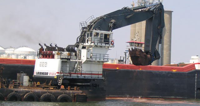 photo of dredging for the New York/New Jersey harbor deepening project