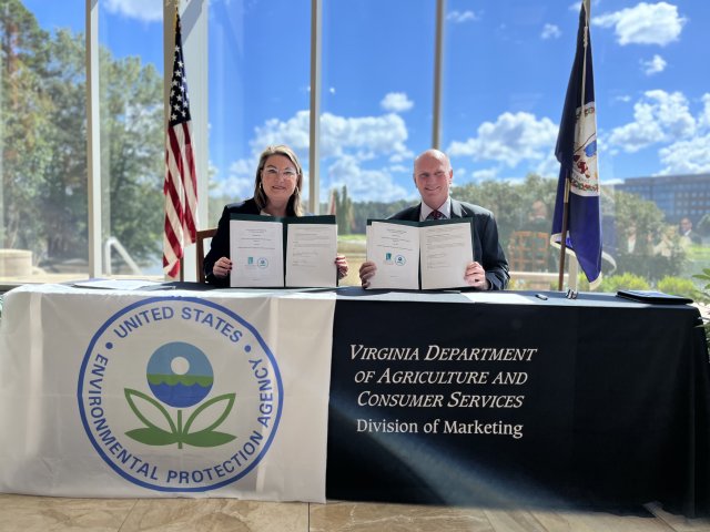EPA Region 3 Regional Administrator Amy Van Blarcom-Lackey and Virginia Department of Agriculture and Consumer Services Commissioner Joseph Guthrie sign a Memoranda of Understanding to formalize their partnership and expand their collaborative activities related to agricultural practices that benefit the environment, regulatory and compliance programs, outreach, training, communication, and education.